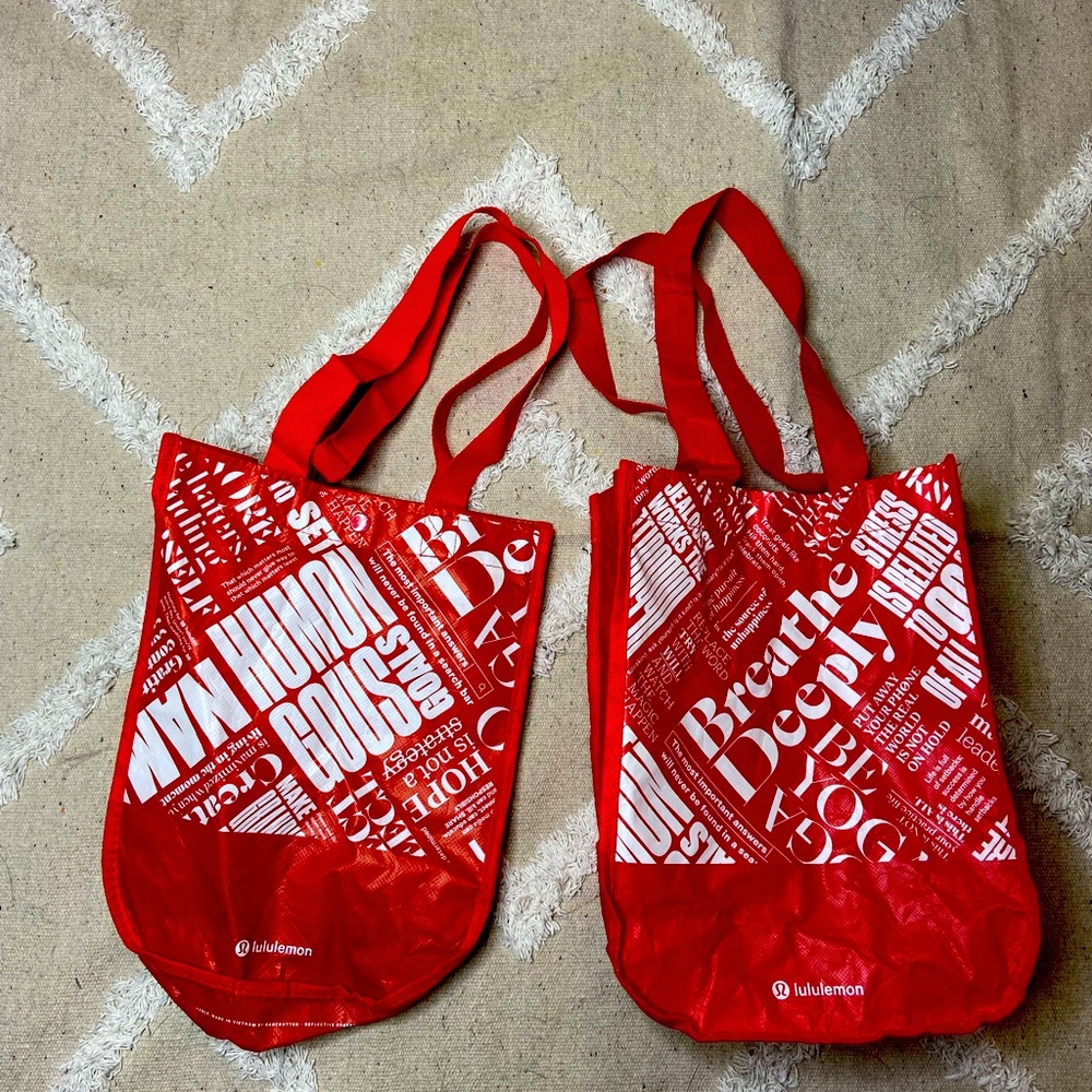 2 lululemon reusable bags